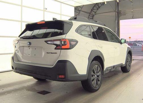 Crystal White Pearl 2025 Subaru Outback Onyx Edition