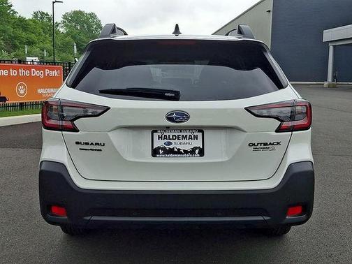 Crystal White Pearl 2025 Subaru Outback Onyx Edition