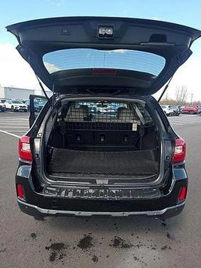 Crystal Black Silica 2017 Subaru Outback 3.6R Limited