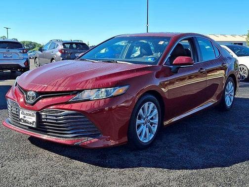 Pearl 2018 Toyota Camry LE