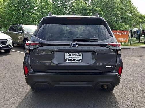 Magnetite Gray Metallic 2025 Subaru Forester Premium