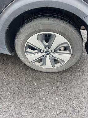 2022 Kia Niro LX
