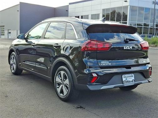 2022 Kia Niro LX