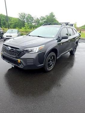 Crystal Black Silica 2022 Subaru Outback Wilderness