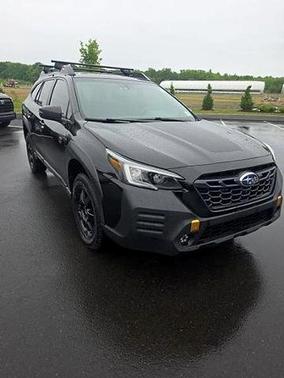 Crystal Black Silica 2022 Subaru Outback Wilderness