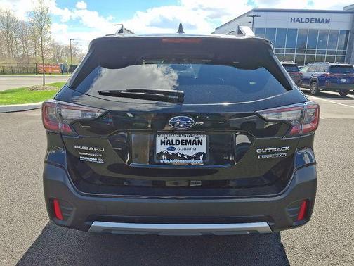 Crystal Black Silica 2022 Subaru Outback Touring XT