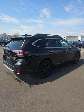 Crystal Black Silica 2022 Subaru Outback Touring XT