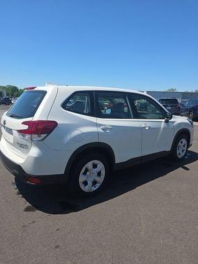Crystal White Pearl 2023 Subaru Forester
