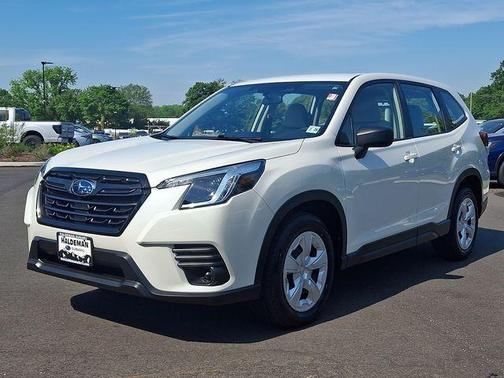 Crystal White Pearl 2023 Subaru Forester