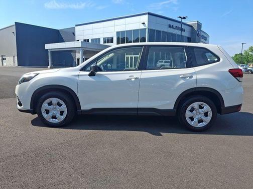 Crystal White Pearl 2023 Subaru Forester