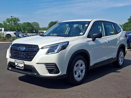 Crystal White Pearl 2023 Subaru Forester
