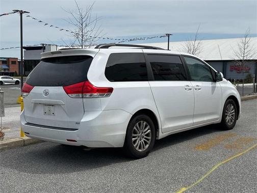 2014 Toyota Sienna XLE