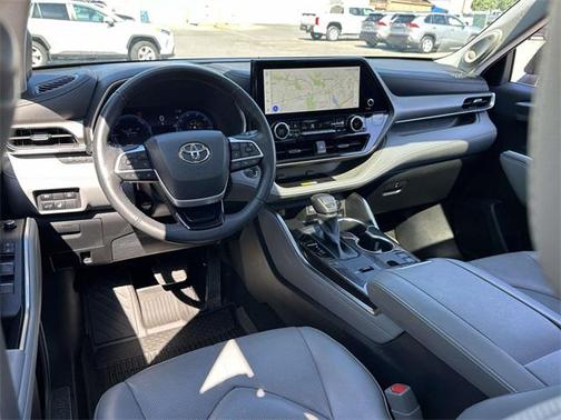 2023 Toyota Highlander Hybrid Limited