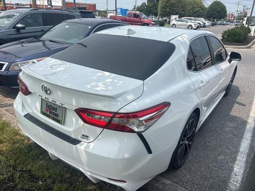 2020 Toyota Camry SE