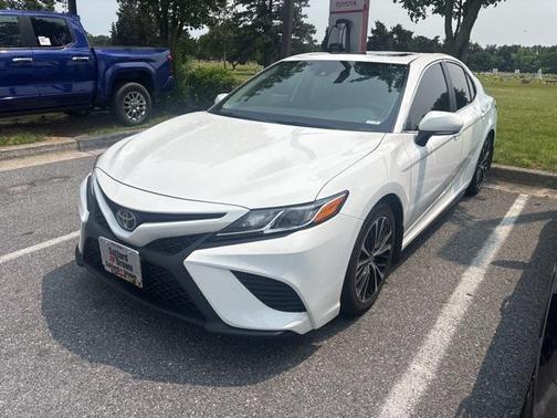 2020 Toyota Camry SE