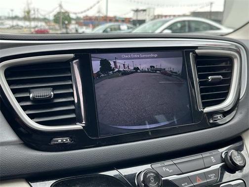 2018 Chrysler Pacifica Hybrid Touring L