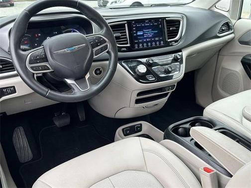2018 Chrysler Pacifica Hybrid Touring L