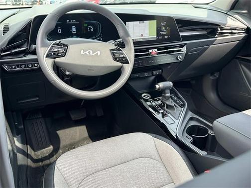 2024 Kia Niro SX