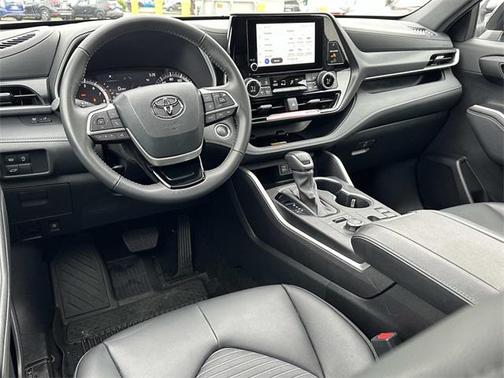 2024 Toyota Highlander XSE