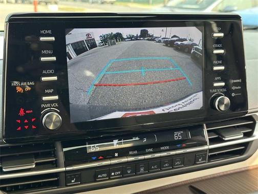 2023 Toyota Sienna XLE 8 Passenger