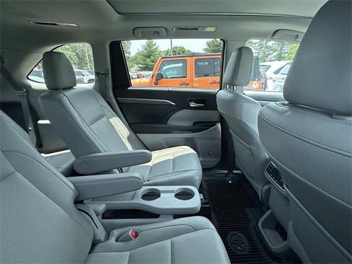 2017 Toyota Highlander Limited Platinum