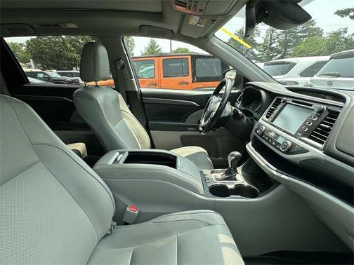 2017 Toyota Highlander Limited Platinum