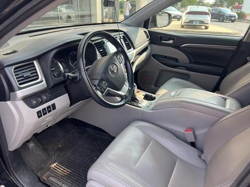 2017 Toyota Highlander Limited Platinum