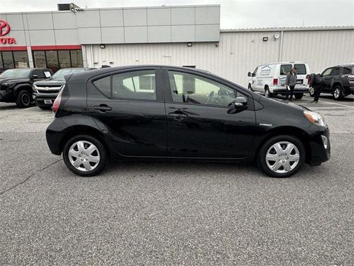 2016 Toyota Prius c Three