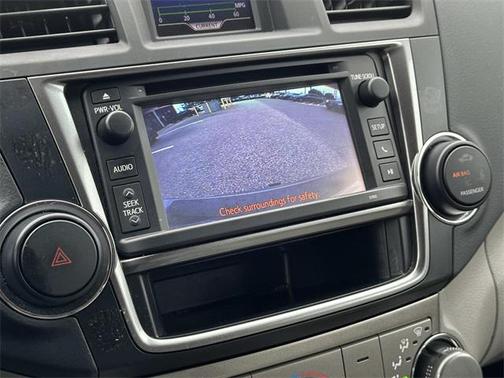 2013 Toyota Highlander SE