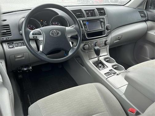 2013 Toyota Highlander SE