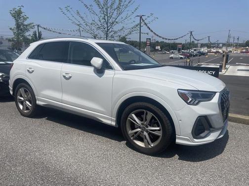 2020 Audi Q3 45 S line Prestige