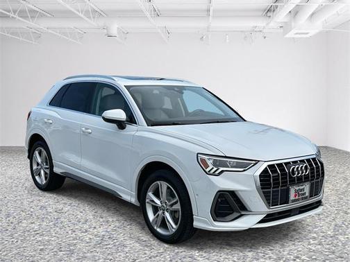 2020 Audi Q3 45 S line Prestige