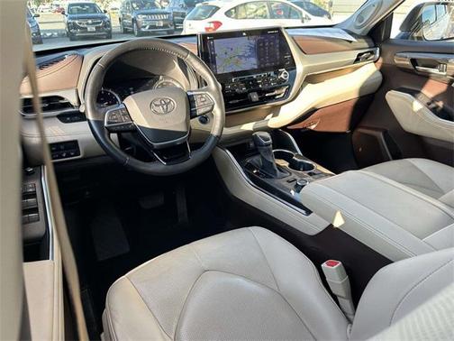 2020 Toyota Highlander Platinum