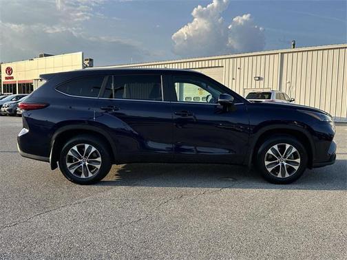 2023 Toyota Highlander Hybrid XLE