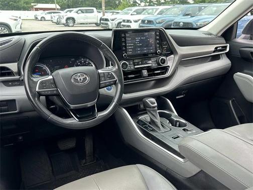 2021 Toyota Highlander Hybrid XLE