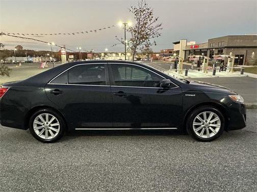 2013 Toyota Camry Hybrid XLE