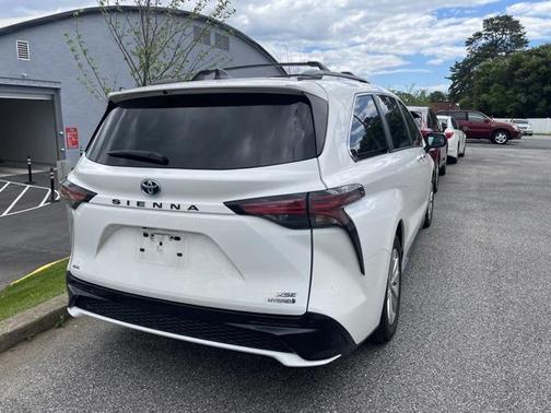 2023 Toyota Sienna XSE 7 Passenger