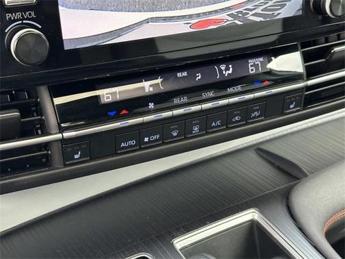 2023 Toyota Sienna XSE 7 Passenger