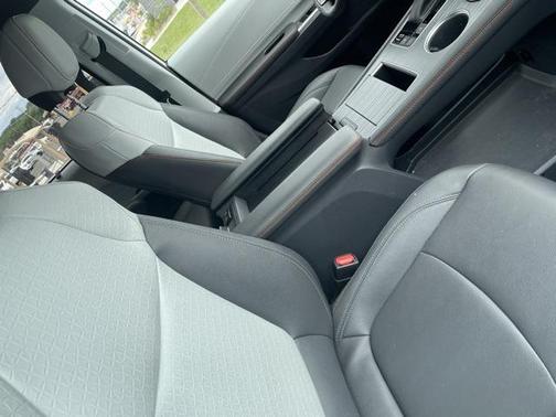 2023 Toyota Sienna XSE 7 Passenger