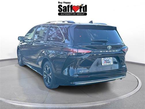 2025 Toyota Sienna Platinum