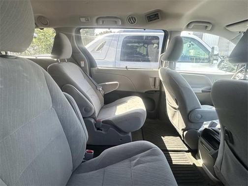 2017 Toyota Sienna LE