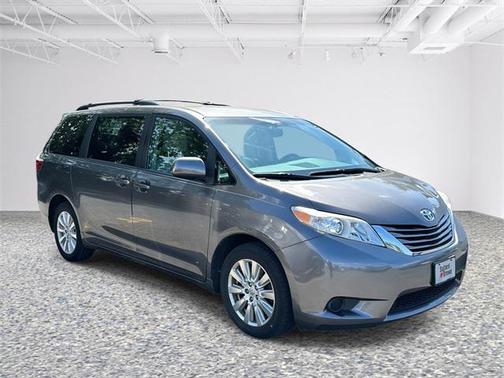 2017 Toyota Sienna LE