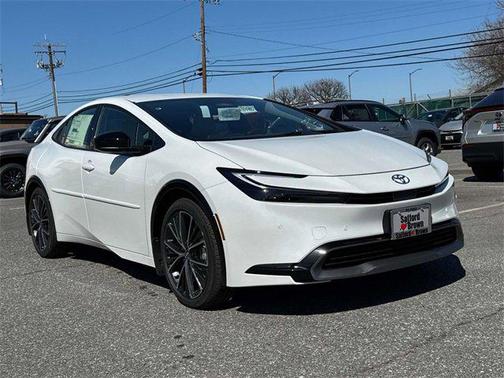 2025 Toyota Prius XLE