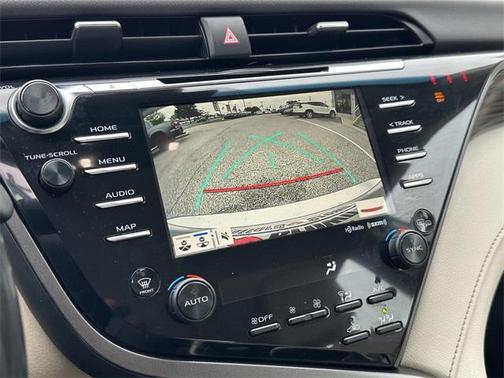 2020 Toyota Camry Hybrid XLE