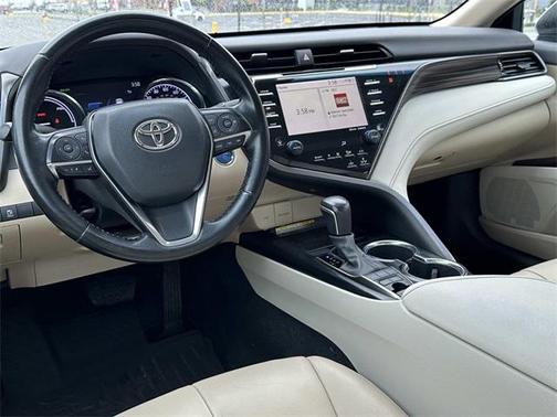 2020 Toyota Camry Hybrid XLE