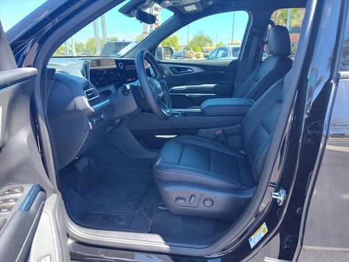 Mosaic Black Metallic 2026 Chevrolet Traverse LT