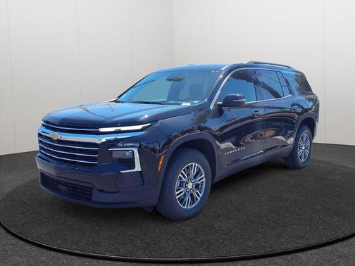 Mosaic Black Metallic 2026 Chevrolet Traverse LT