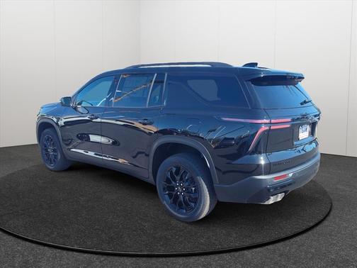 Mosaic Black Metallic 2026 Chevrolet Traverse LT