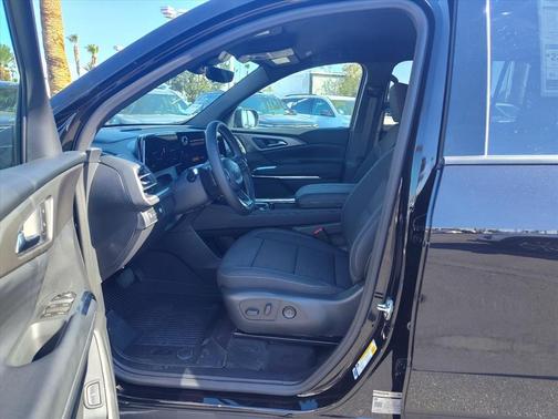 Mosaic Black Metallic 2026 Chevrolet Traverse LT