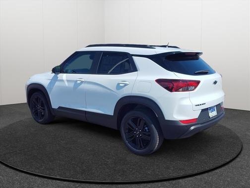 Summit White 2026 Chevrolet Trailblazer LT